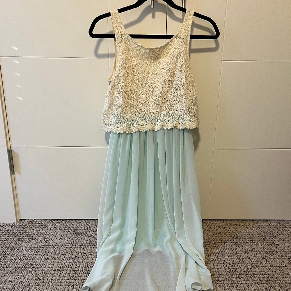Loft 82  - Cute dress Cream & seafoam Green  - 70% Cotton 30% Nylon